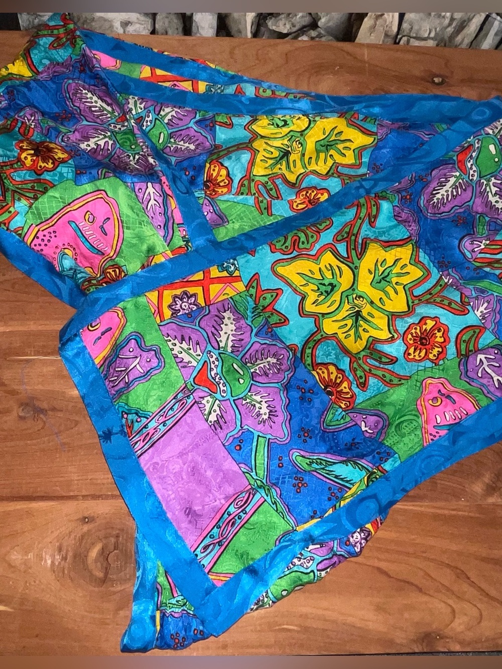 Vintage Echo Style Scarf ‎ late 1960s to 1970 Maximalist / Pop-Art Baroque Print